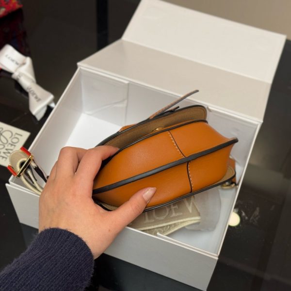 ロエベ ゲート デュアル 30 代/ 40 代 ショルダー バッグ 斜 めがけ ハイ ブランド loewe ショルダー バッグ ミニ ショルダー バッグ 人気 ブランド 流行り廃り の ない ブランド バッグ - 画像 (10)