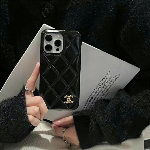 シャネル iphone17ケース キルティング chanel アイ フォン16/16プロ ケース iphone15/14 ケース かわいい iphone ケース パロディ 人気 ブランド 女性 30 代 ハイ ブランド スマホケース - 画像 (3)