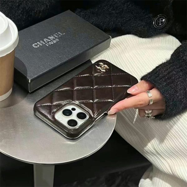 シャネル iphone17ケース キルティング chanel アイ フォン16/16プロ ケース iphone15/14 ケース かわいい iphone ケース パロディ 人気 ブランド 女性 30 代 ハイ ブランド スマホケース - 画像 (6)