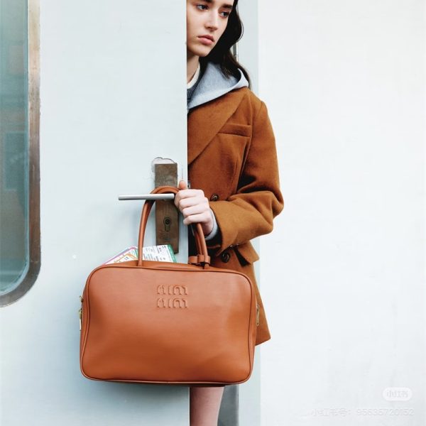 miumiuトート バッグ ハイ ブランド トート バッグ かわいい a4 サイズ おしゃれ マザーズ バッグ 大きい 斜め掛け ショルダー マチ あり トート バッグレザー トート バッグ メンズ - 画像 (8)