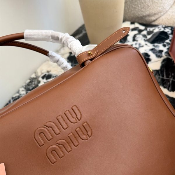 miumiuトート バッグ ハイ ブランド トート バッグ かわいい a4 サイズ おしゃれ マザーズ バッグ 大きい 斜め掛け ショルダー マチ あり トート バッグレザー トート バッグ メンズ - 画像 (7)