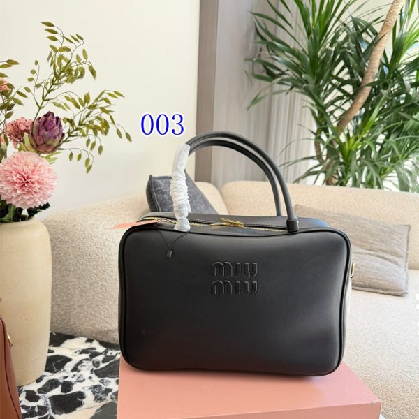 miumiuトート バッグ ハイ ブランド トート バッグ かわいい a4 サイズ おしゃれ マザーズ バッグ 大きい 斜め掛け ショルダー マチ あり トート バッグレザー トート バッグ メンズ - 画像 (4)