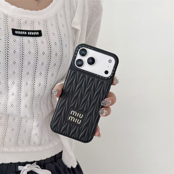 iphone17 プロ マックス ケース ミュウミュウ ハイ ブランド iphone16 pro ケース かわいい アイフォン 15pro 14 proケース 人気 おすすめ miumiu 携帯 カバー 大人 可愛い - 画像 (5)