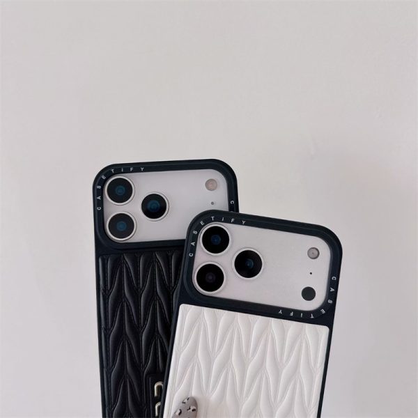 iphone17 プロ マックス ケース ミュウミュウ ハイ ブランド iphone16 pro ケース かわいい アイフォン 15pro 14 proケース 人気 おすすめ miumiu 携帯 カバー 大人 可愛い - 画像 (6)