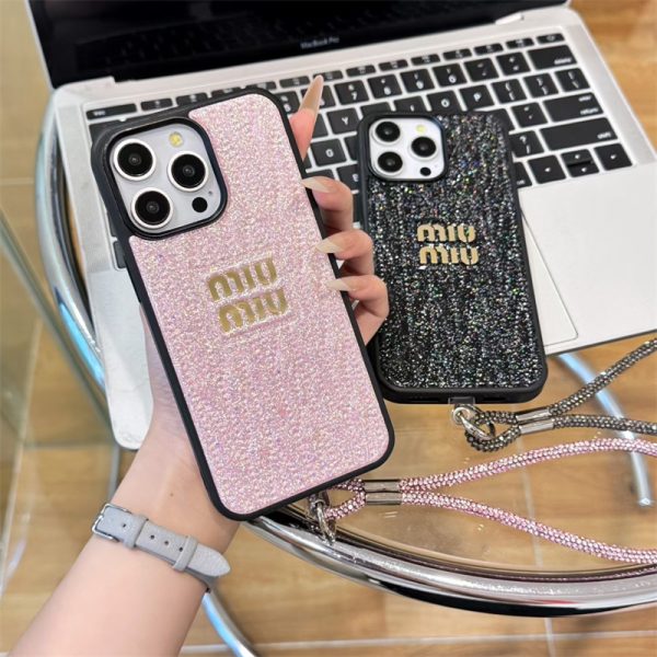 MIUMIU iPhone17/17pro ケース キラキラ ハイ ブランド ストラップ付き iphone 16/16pro max ケース 人気 ブランド 女子 iPhone15/14/13pro ケース 海外 おしゃれ スマホ カバー かわいい - 画像 (7)