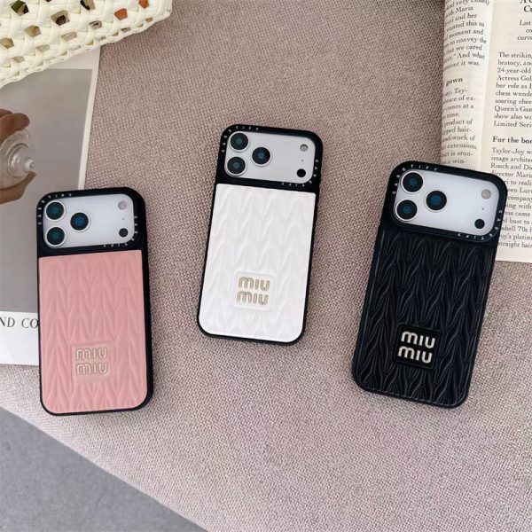 iphone17 プロ マックス ケース ミュウミュウ ハイ ブランド iphone16 pro ケース かわいい アイフォン 15pro 14 proケース 人気 おすすめ miumiu 携帯 カバー 大人 可愛い - 画像 (7)
