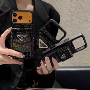 prada iphone17pro ケース ハイ ブランド プラダ iphone17/16 ケース 人気 ブランド 女子 iphone 15/14pro/13 ケース カード 収納 携帯 ケース ブランド アイフォン12/11 スマホ ケース お揃い