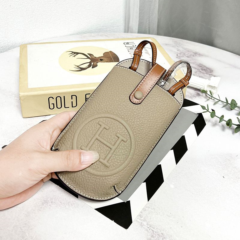 エルメス スマホ ショルダー ブランド 本革 スマホポーチ ショルダー 斜め掛け HERMES スマホ ストラップ 手首 ハイ ブランド スマホ ショルダー 人気 ランキング カード 収納