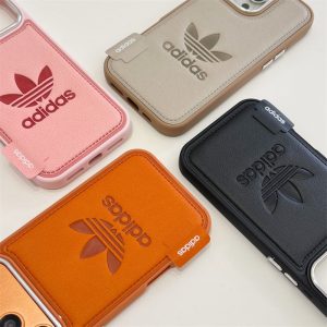 adidas スマホケース iphone17/17pro 高級 iphone16/16pro ケース アディダス アイフォンケース アイフォン15/14pro ケース レザー 丈夫 iphone13pro カバー お揃い